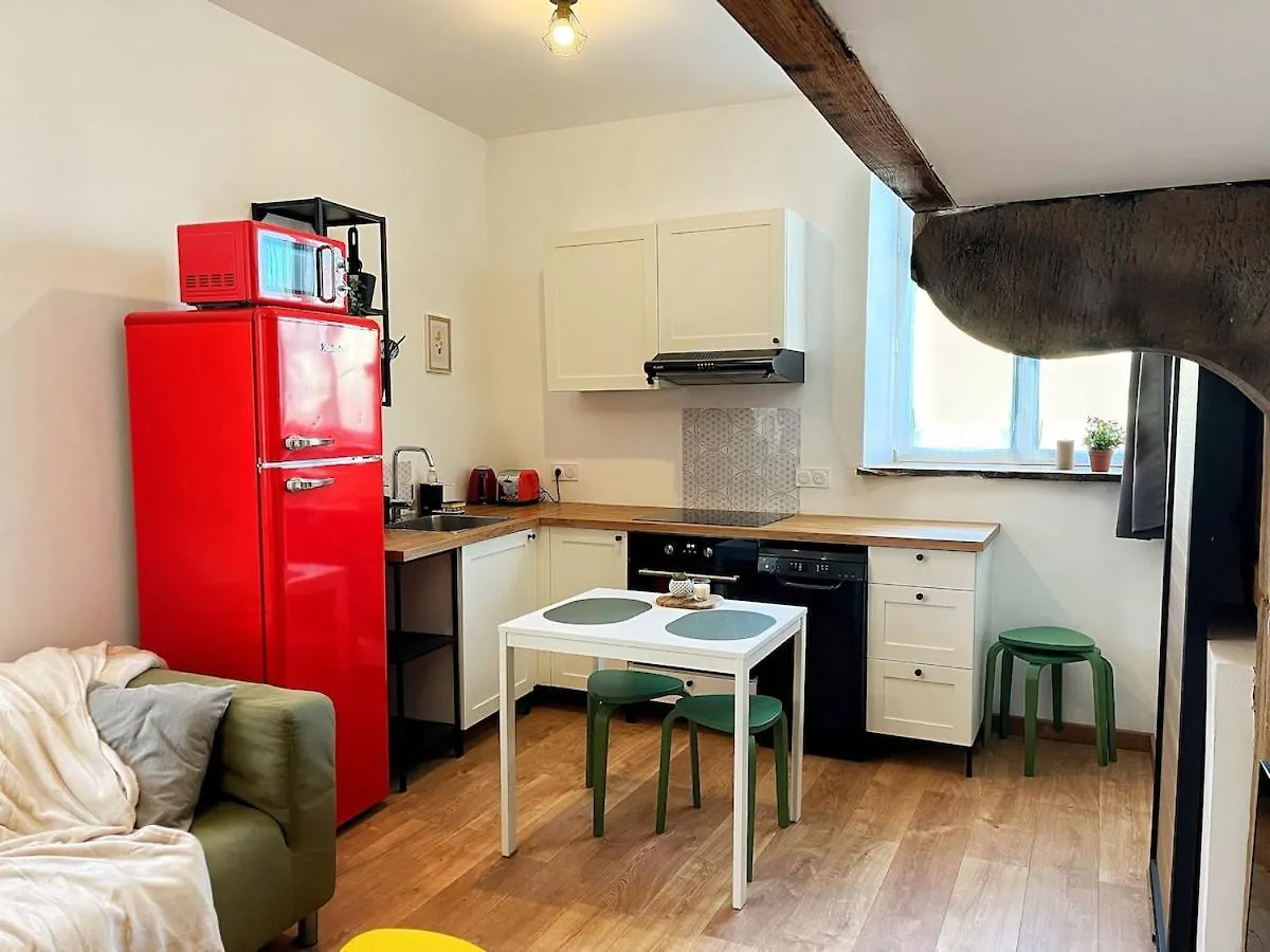 Studio Chic Au Style Retro Moderne Saint-Genix-sur-Guiers
