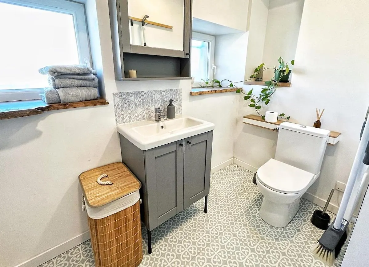 Studio Chic Au Style Retro Moderne Saint-Genix-sur-Guiers Francia