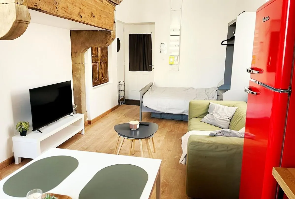 Studio Chic Au Style Retro Moderne Saint-Genix-sur-Guiers