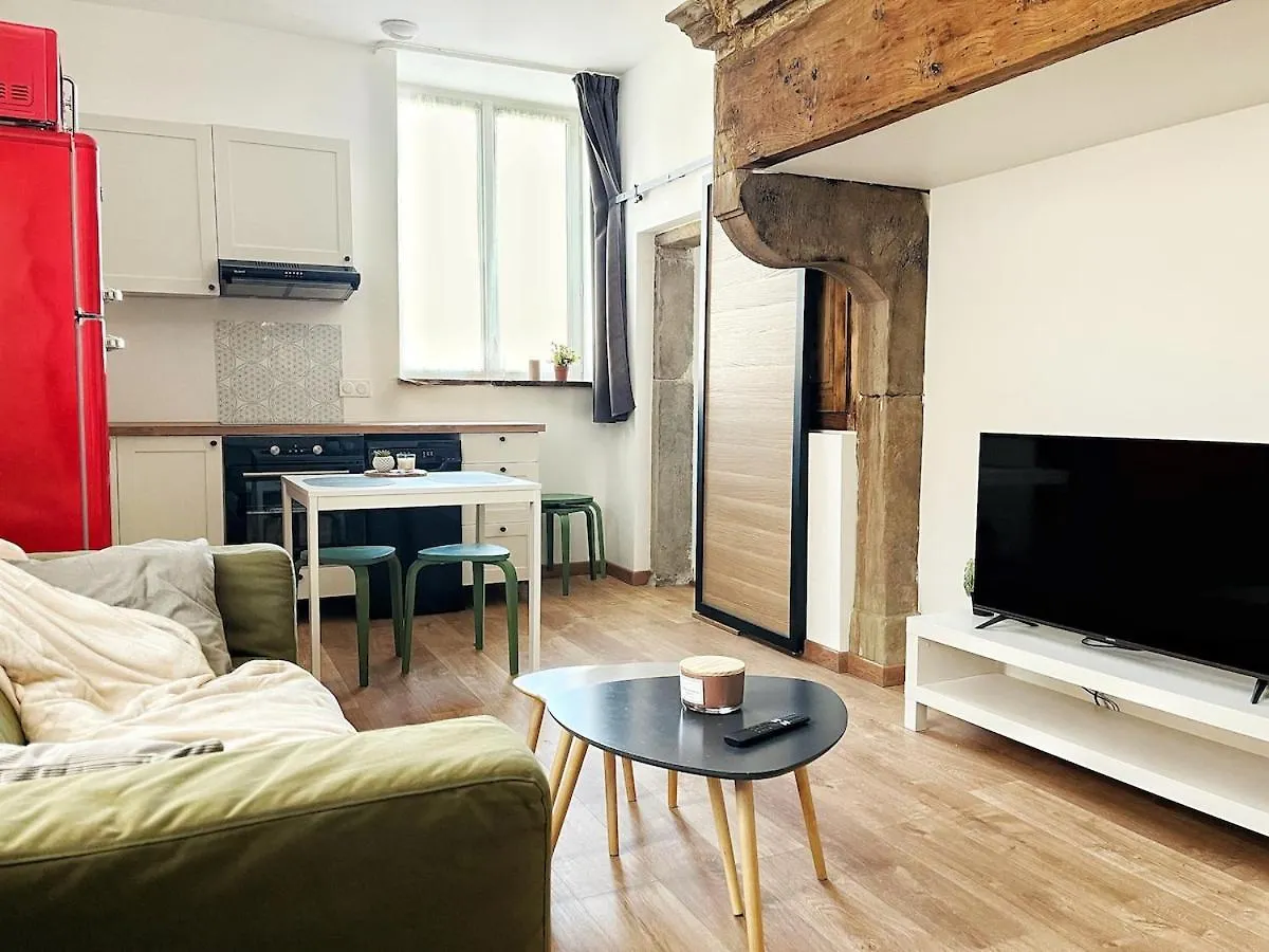 Studio Chic Au Style Retro Moderne Saint-Genix-sur-Guiers